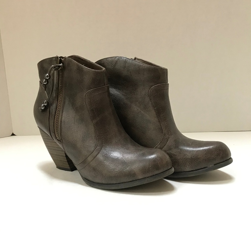 Shi by Journey's Women's Heeled Bootie